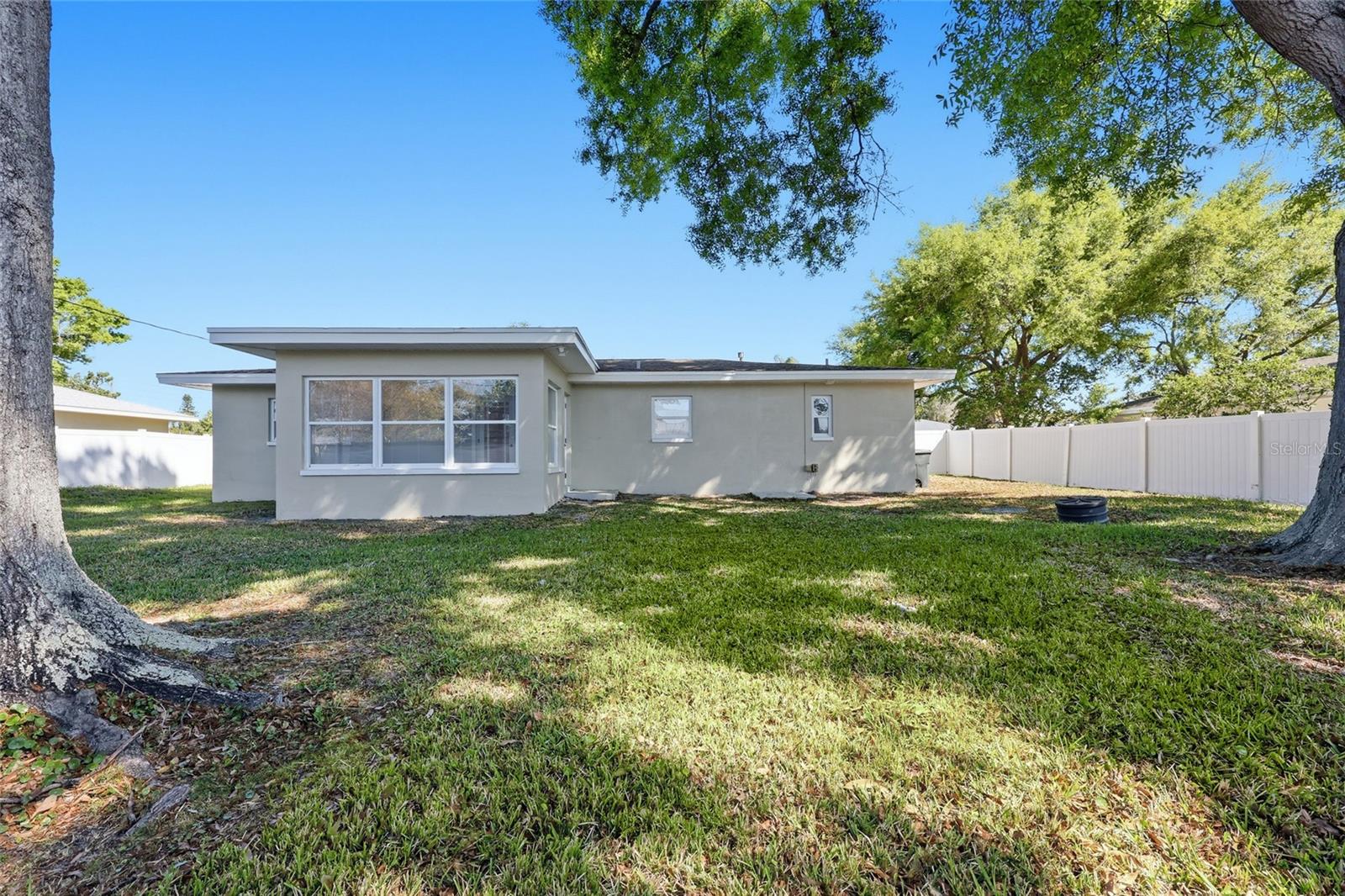 DOUGLAS MANOR ESTATE - Residential