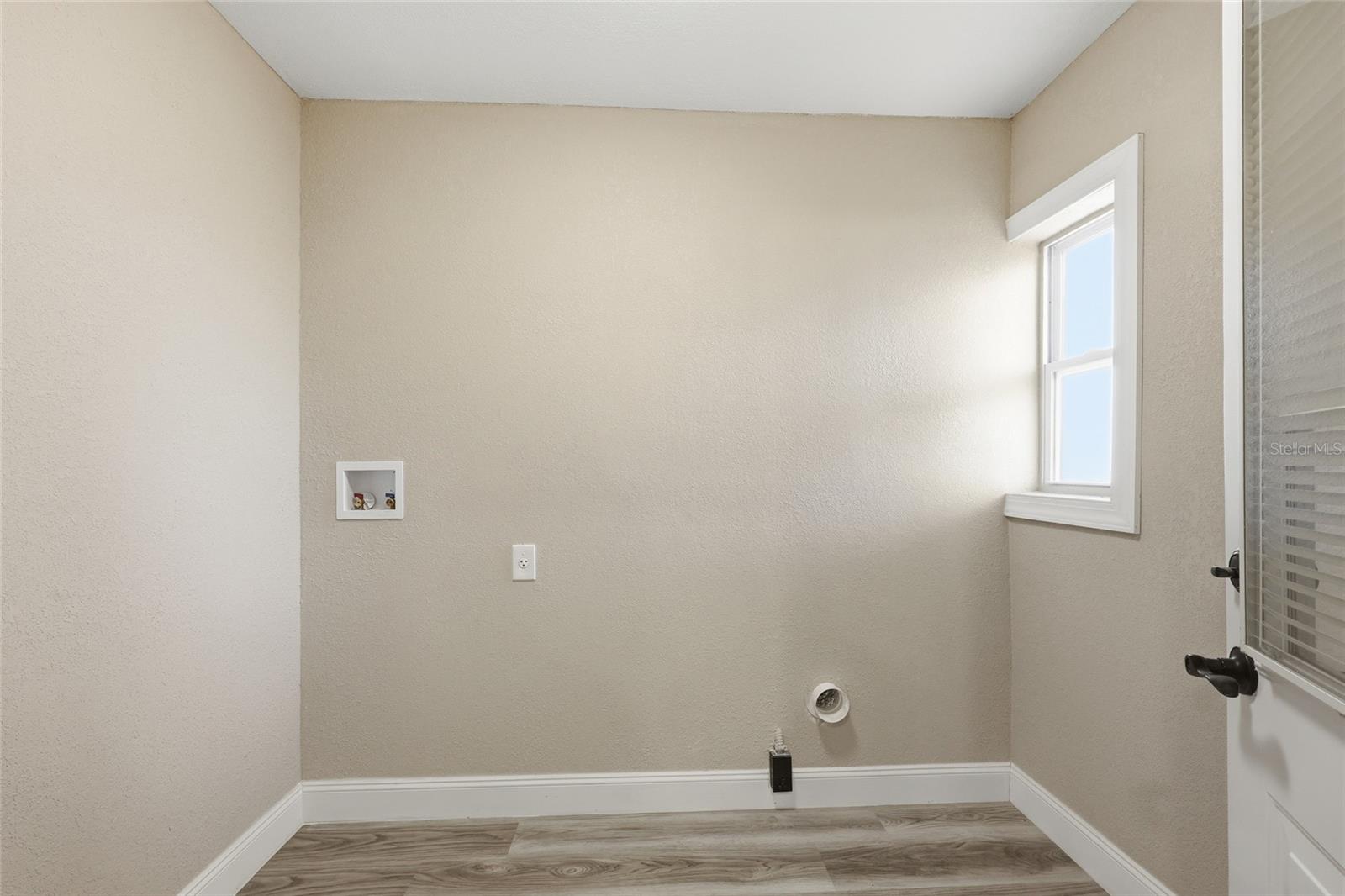 DOUGLAS MANOR ESTATE - Residential