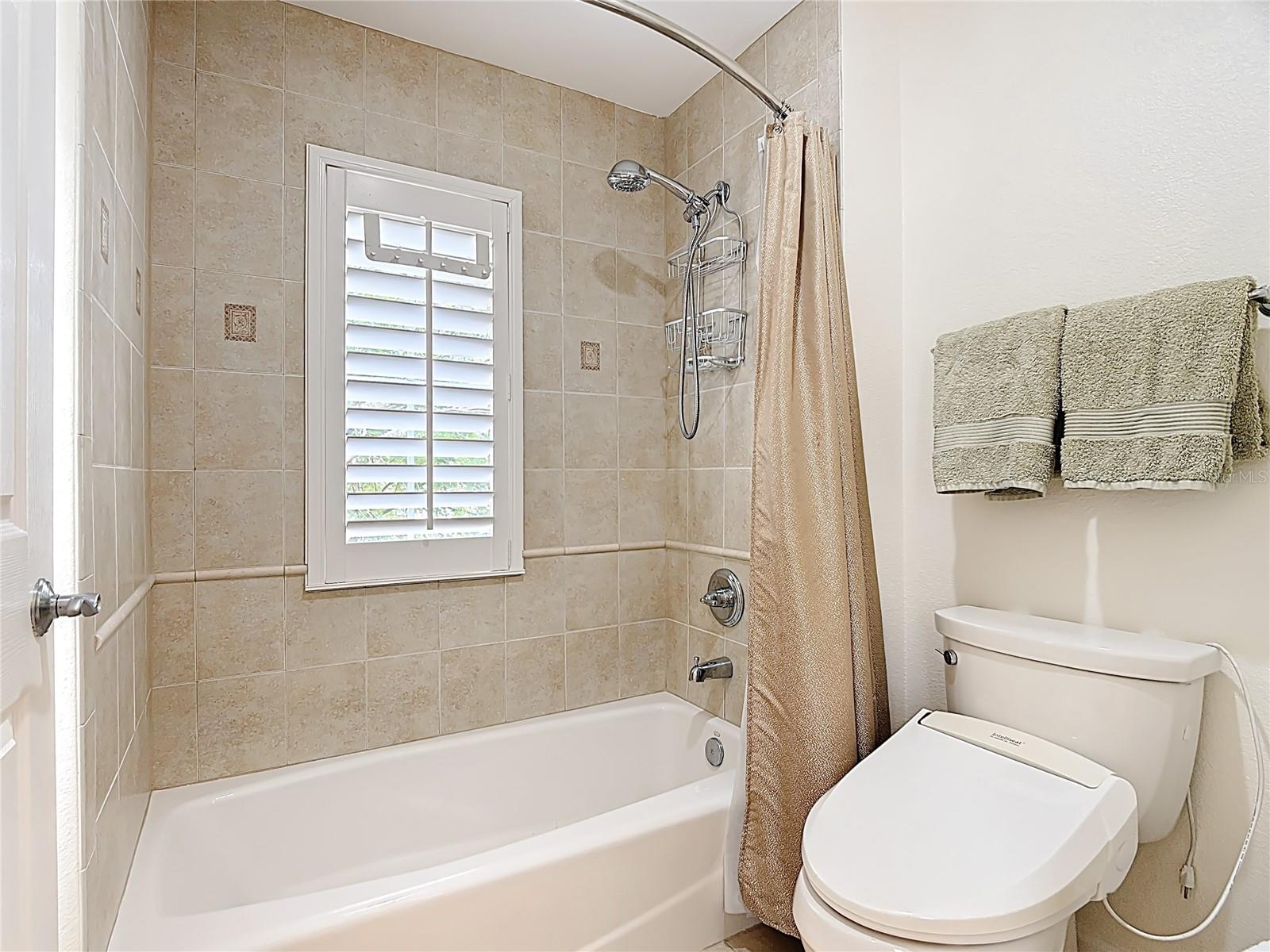 CENTRE COURT RIDGE CONDO PH 7 BLDG G - Residential