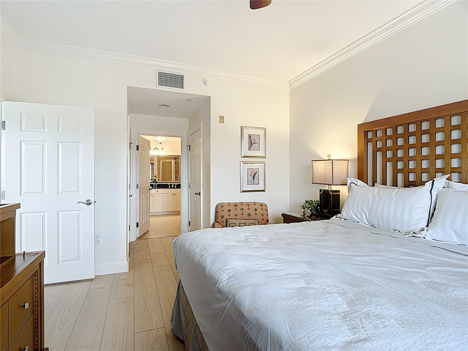 CENTRE COURT RIDGE CONDO PH 7 BLDG G - Residential