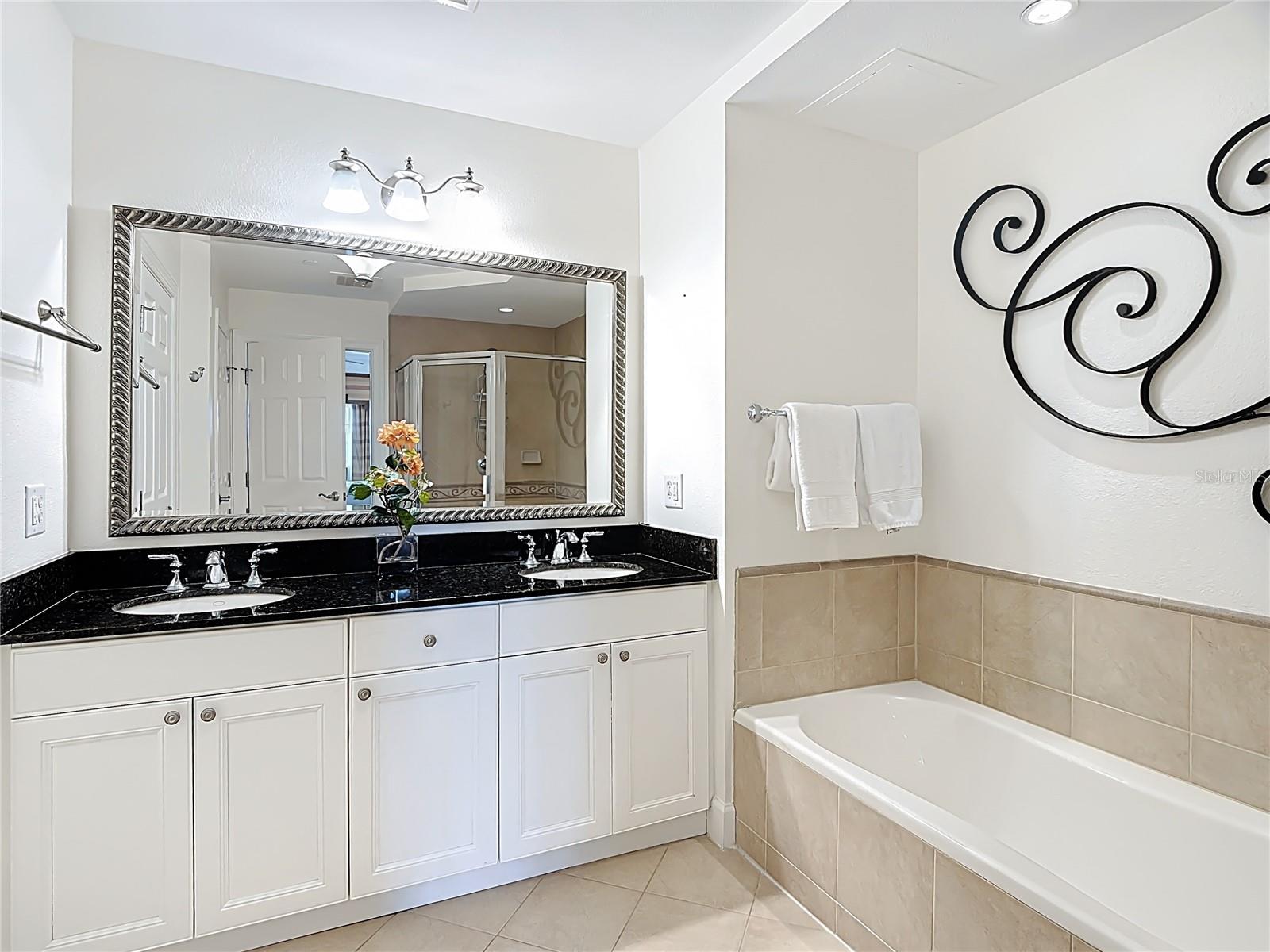 CENTRE COURT RIDGE CONDO PH 7 BLDG G - Residential