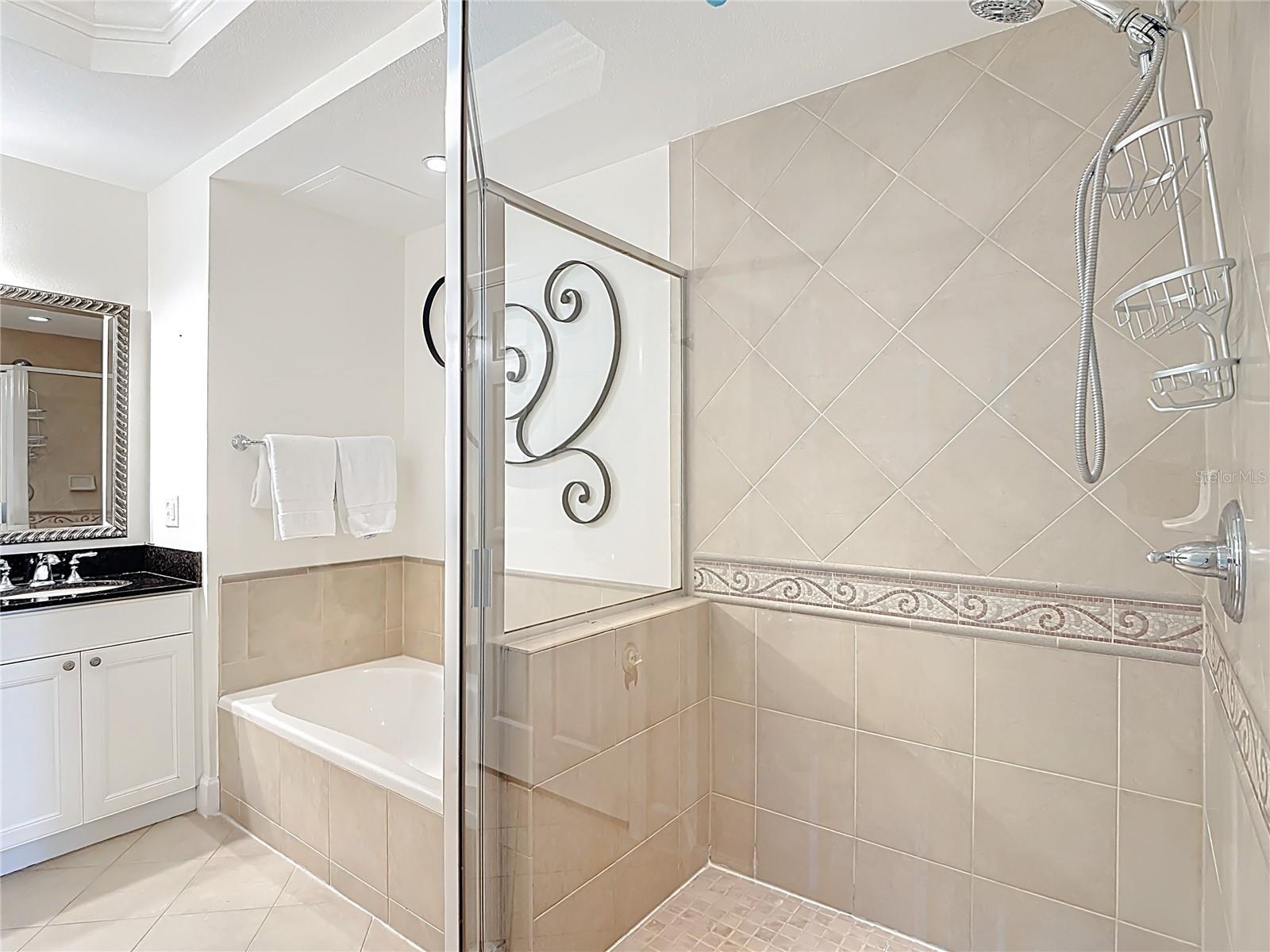 CENTRE COURT RIDGE CONDO PH 7 BLDG G - Residential