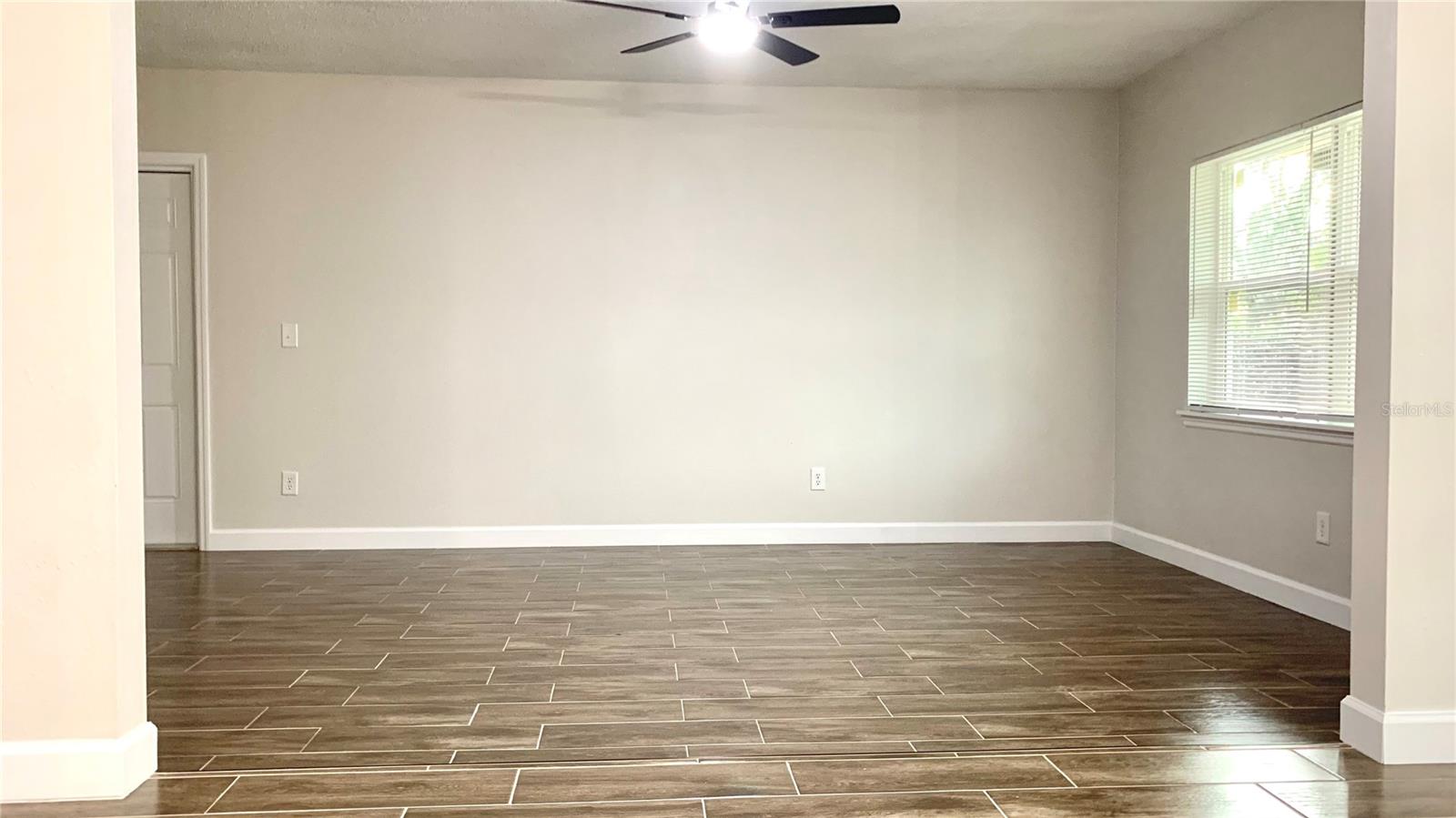 WEKIWA MANOR SEC 01 - Residential