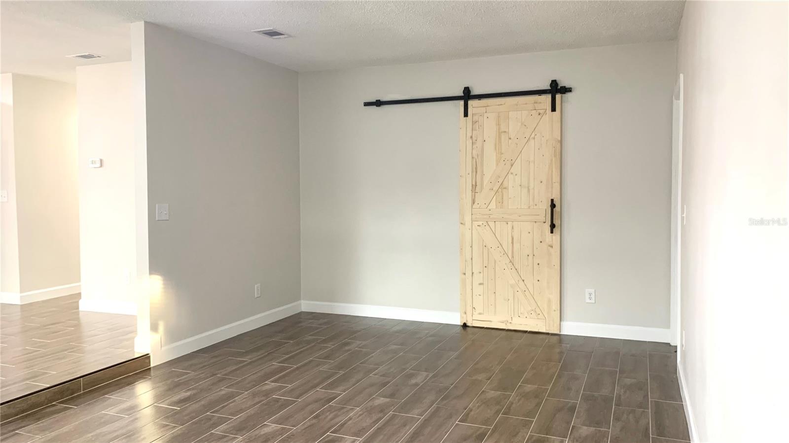 WEKIWA MANOR SEC 01 - Residential