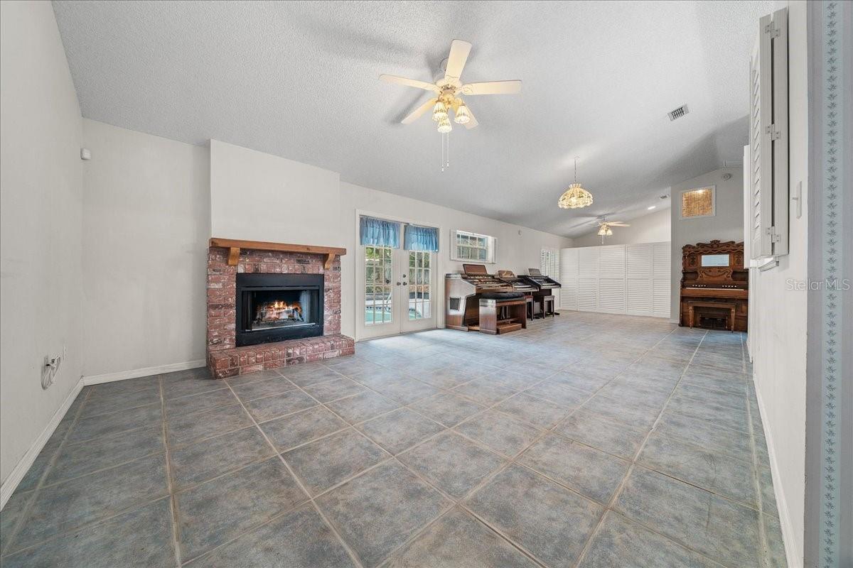 MOUNT DORA SYLVAN SHORES - Residential