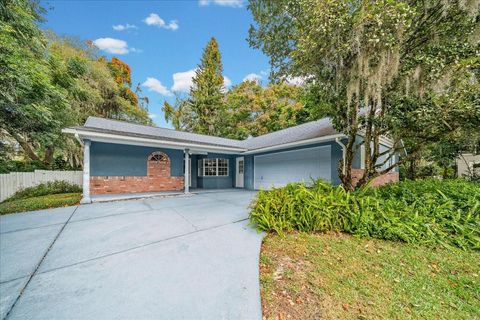 Photo of 1211 W Old Us Highway 441, Mount Dora, FL 32757 (MLS # O6370340)