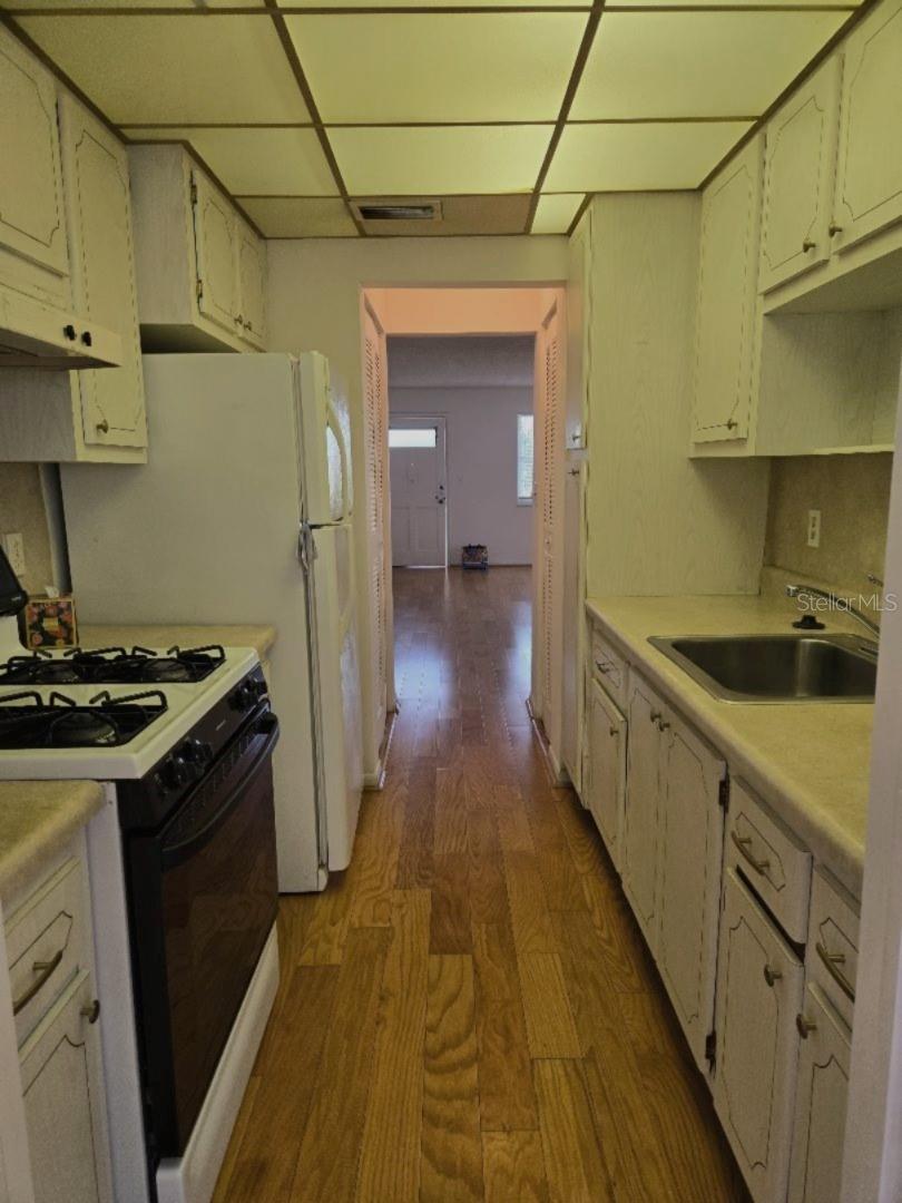 TOWN SHORES OF GULFPORT - Residential Lease