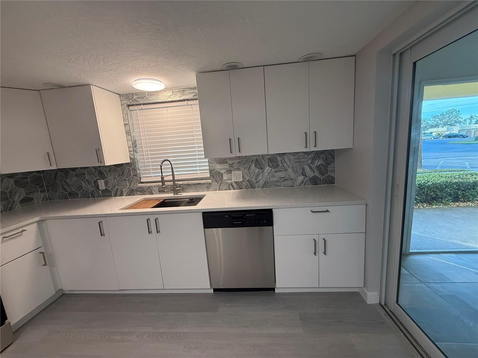 JEFFERSON HOUSE THE CONDO - Residential Lease