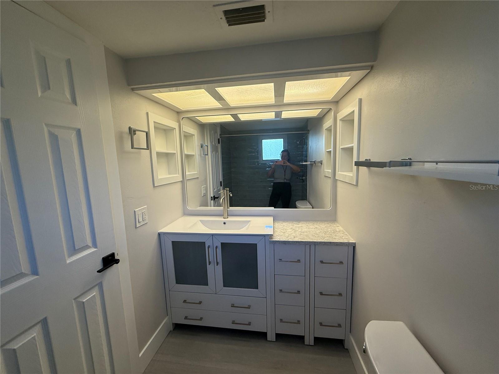 JEFFERSON HOUSE THE CONDO - Residential Lease