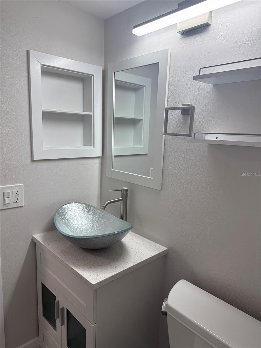 JEFFERSON HOUSE THE CONDO - Residential Lease