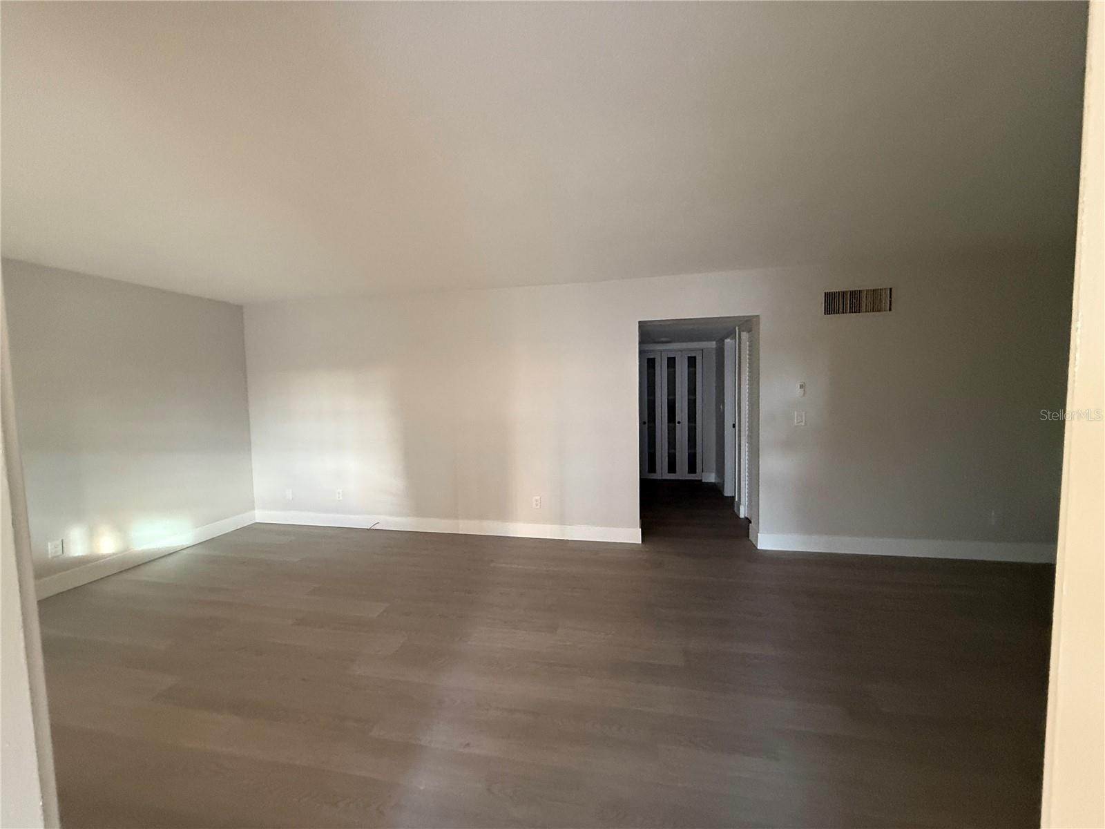 JEFFERSON HOUSE THE CONDO - Residential Lease