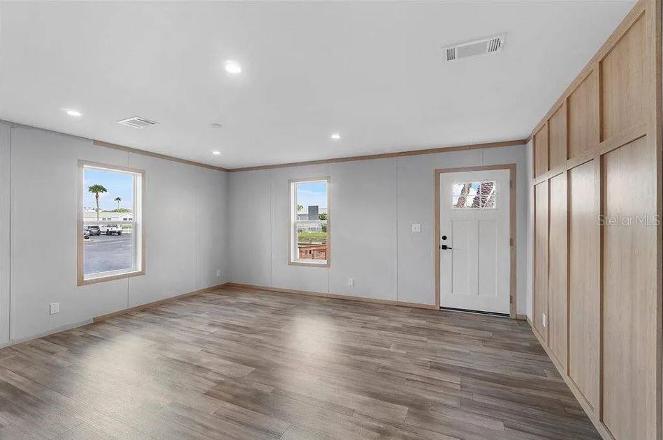 LAKE WALES ESTATES - Residential