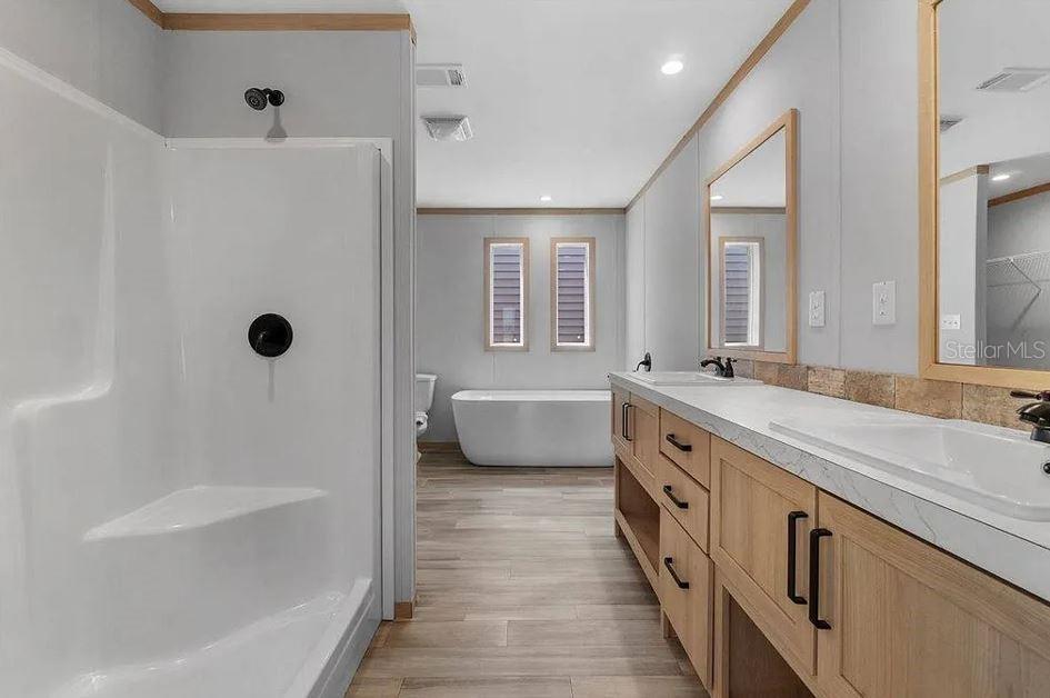 LAKE WALES ESTATES - Residential