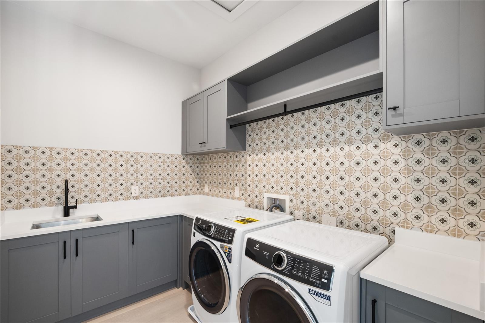 FOREST HILLS - Residential