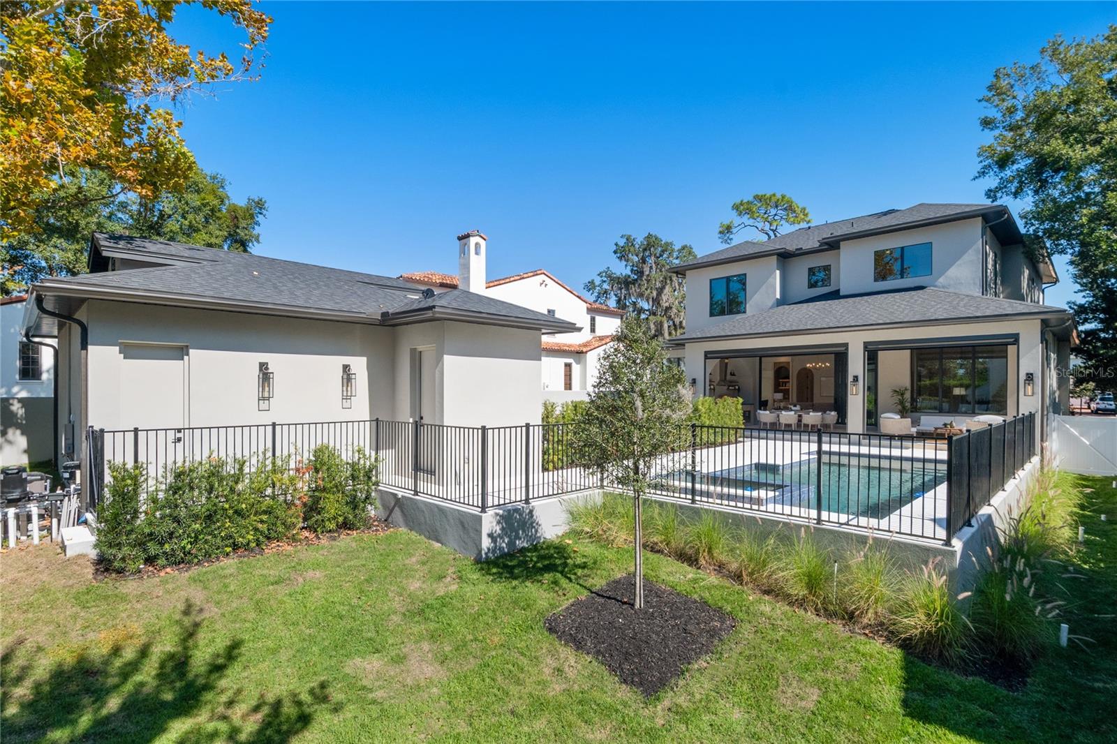 FOREST HILLS - Residential