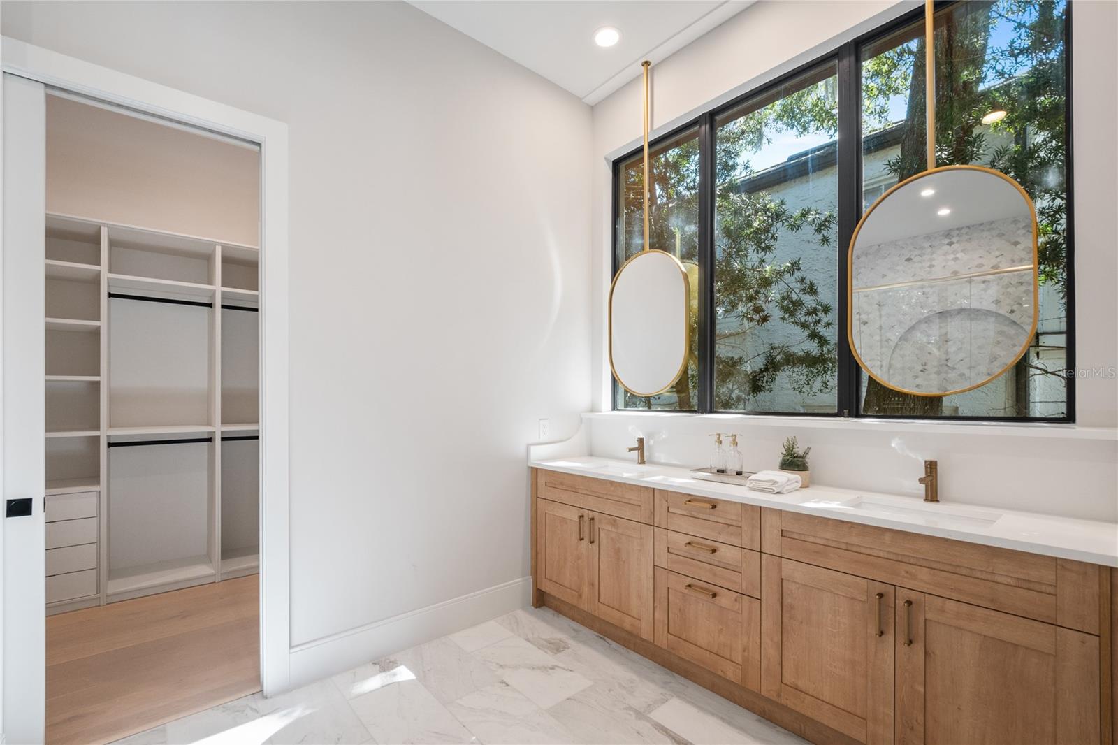 FOREST HILLS - Residential