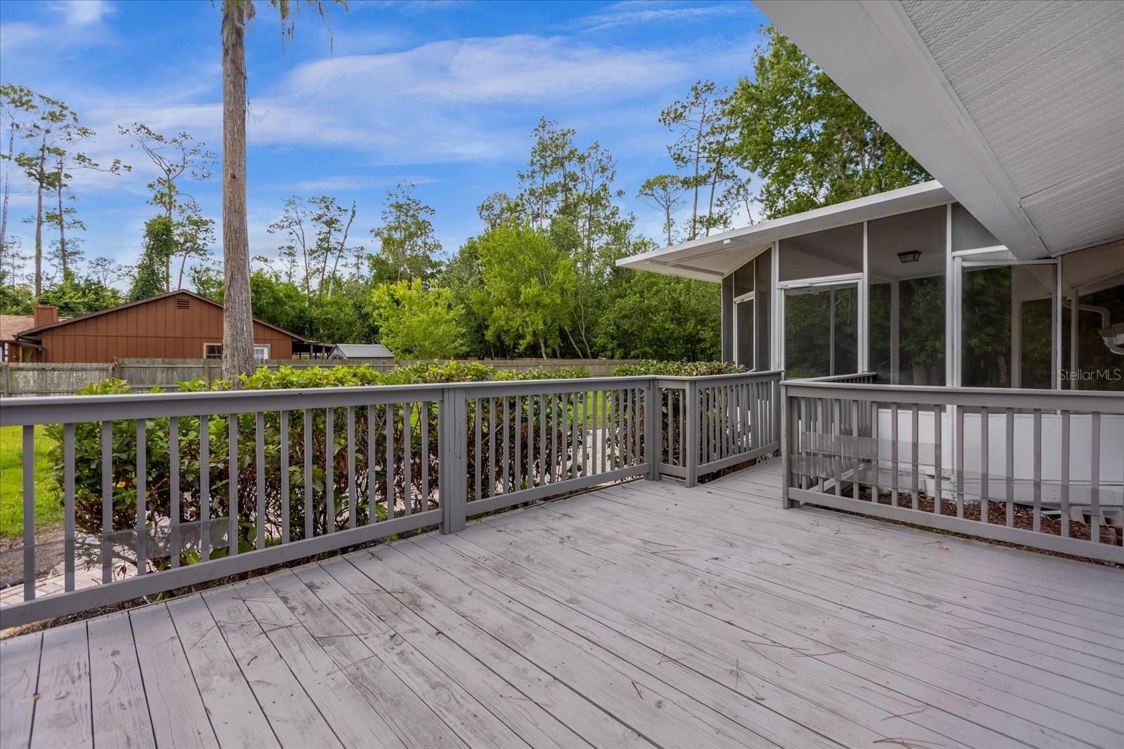 Photo 5 of 28 of 13128 DEVONSHIRE ROAD house