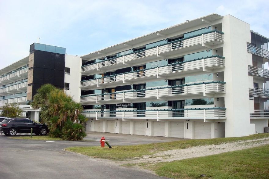 1,003 sf condo unit available with amazing views! This unit has an open layout floor plan and is on the 3rd floor. This property has an elevator and signage on 776. The association's insurance will be replacing the ceiling tiles and fixing the restroom.
This unit also comes with a garage for storage.