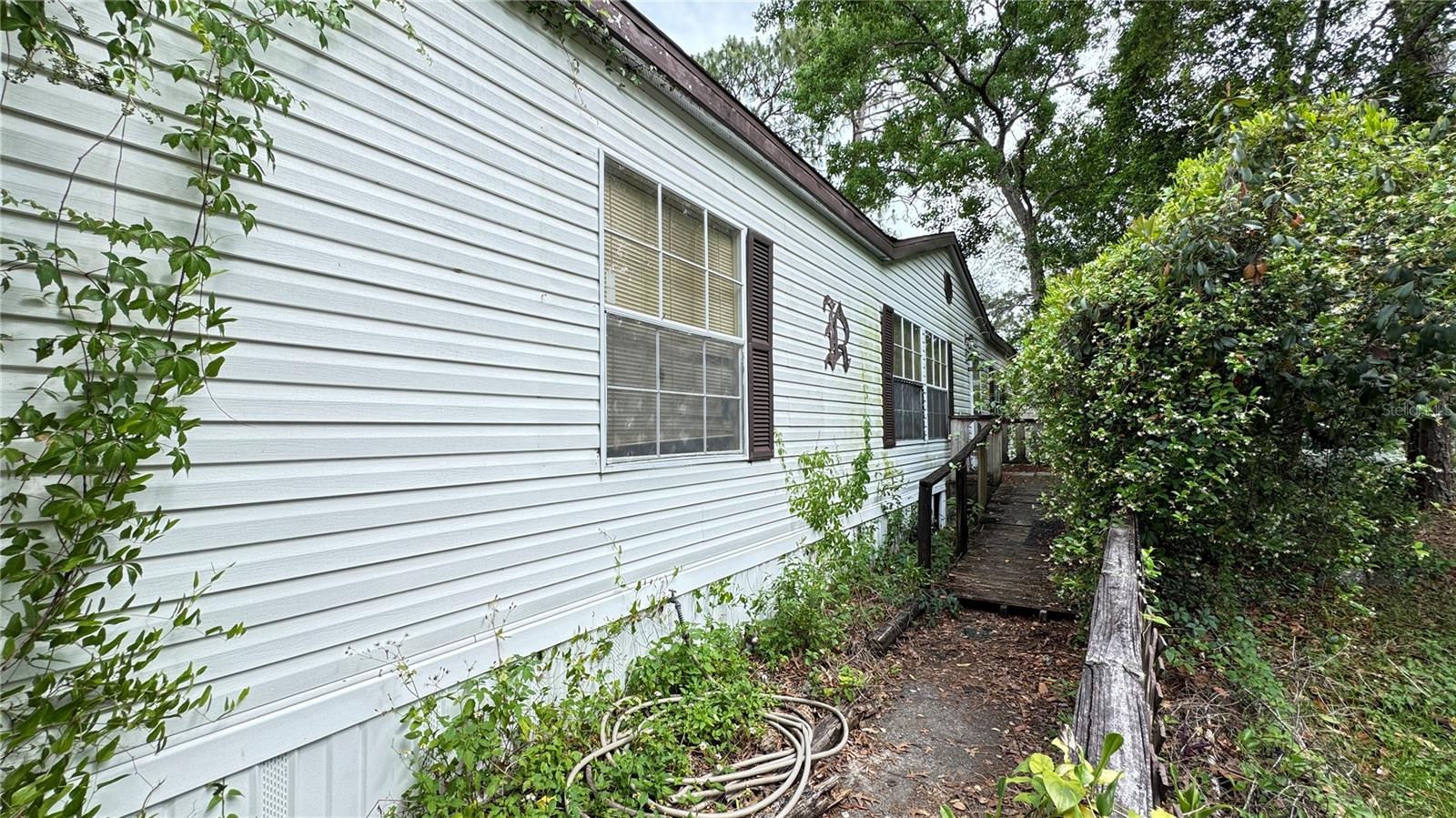 5511 S BOB WHITE DRIVE