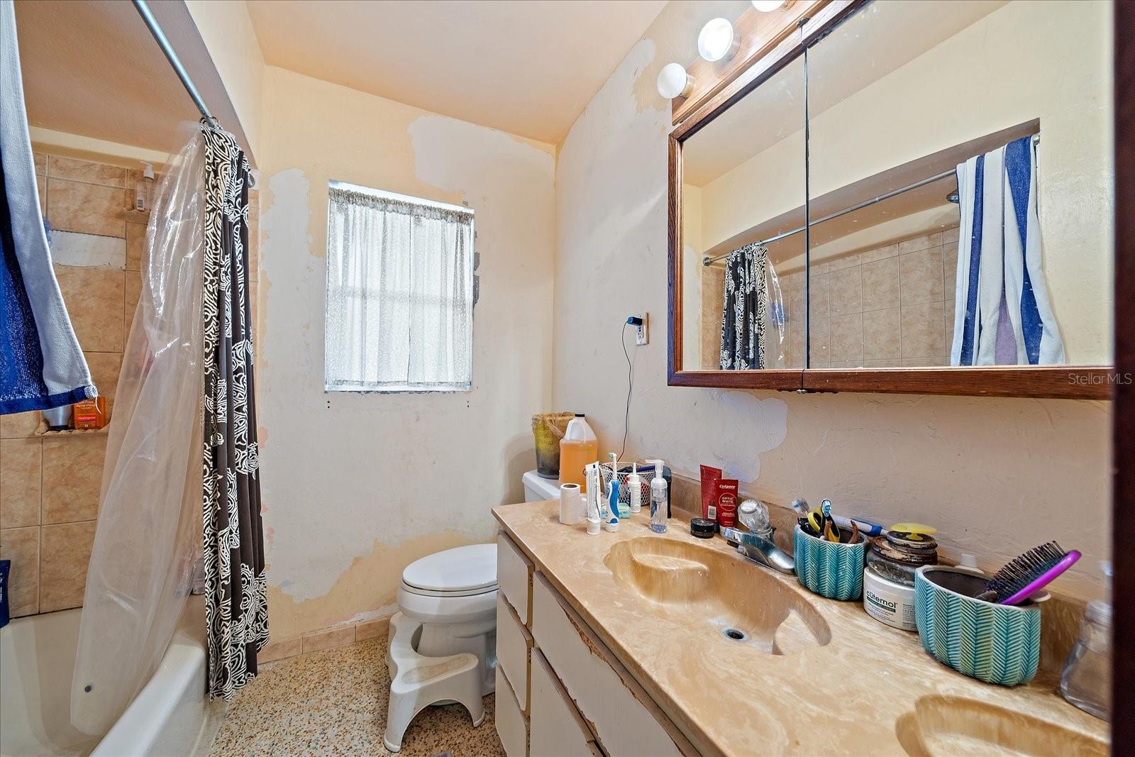 SOUTH GATE - Residential