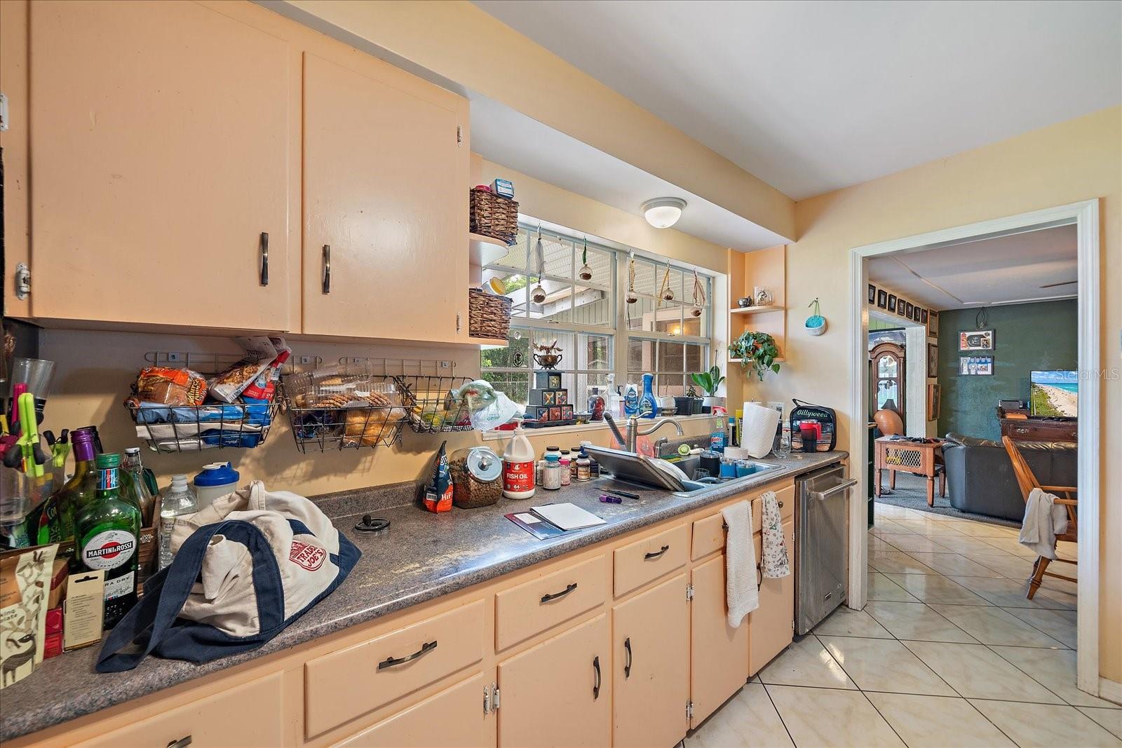 SOUTH GATE - Residential