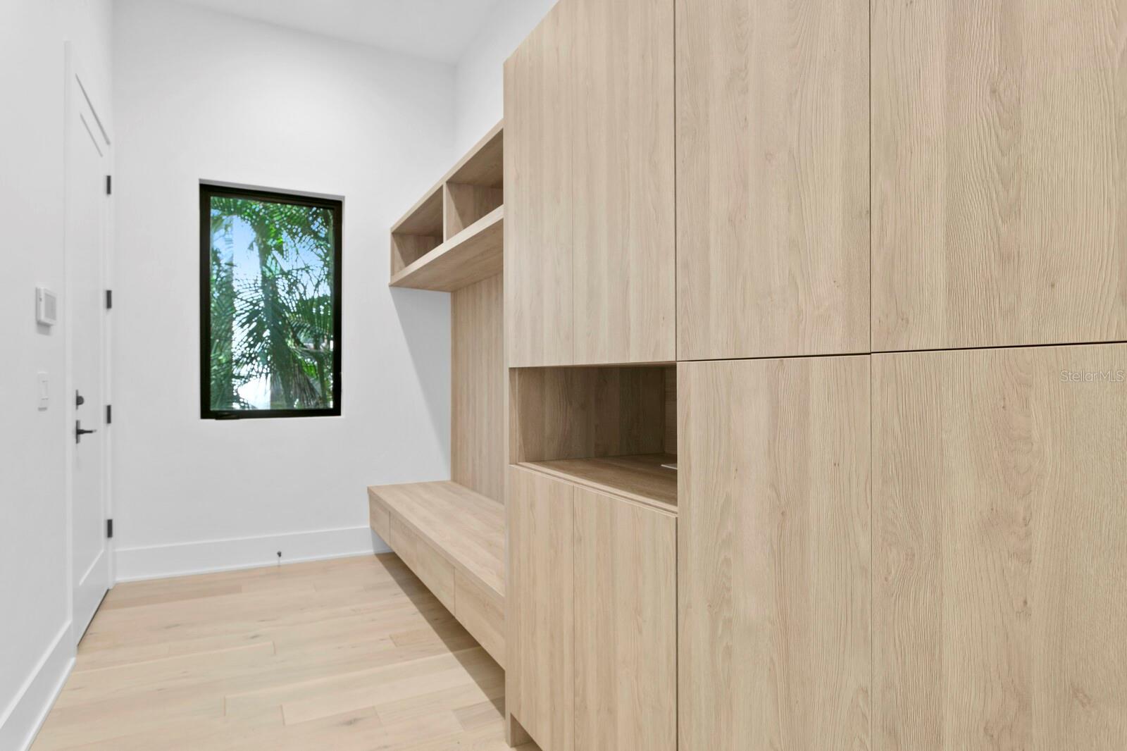 DAVIS ISLANDS PB10 PG52 TO 57 - Residential