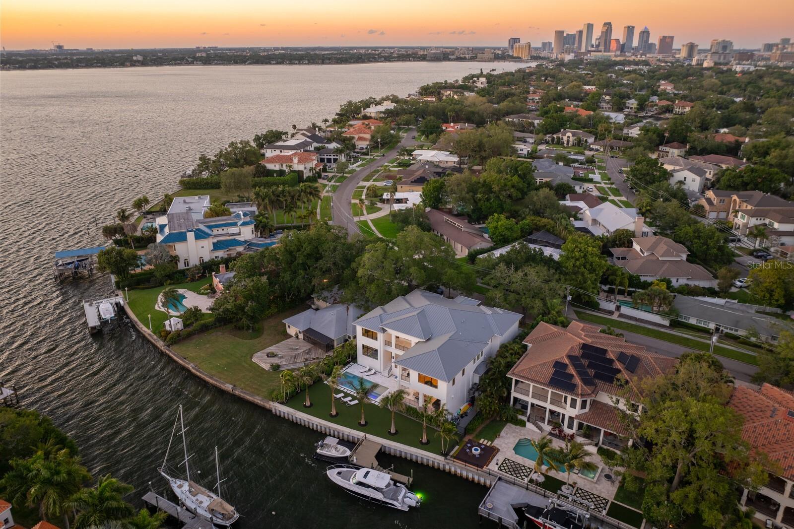 DAVIS ISLANDS PB10 PG52 TO 57 - Residential