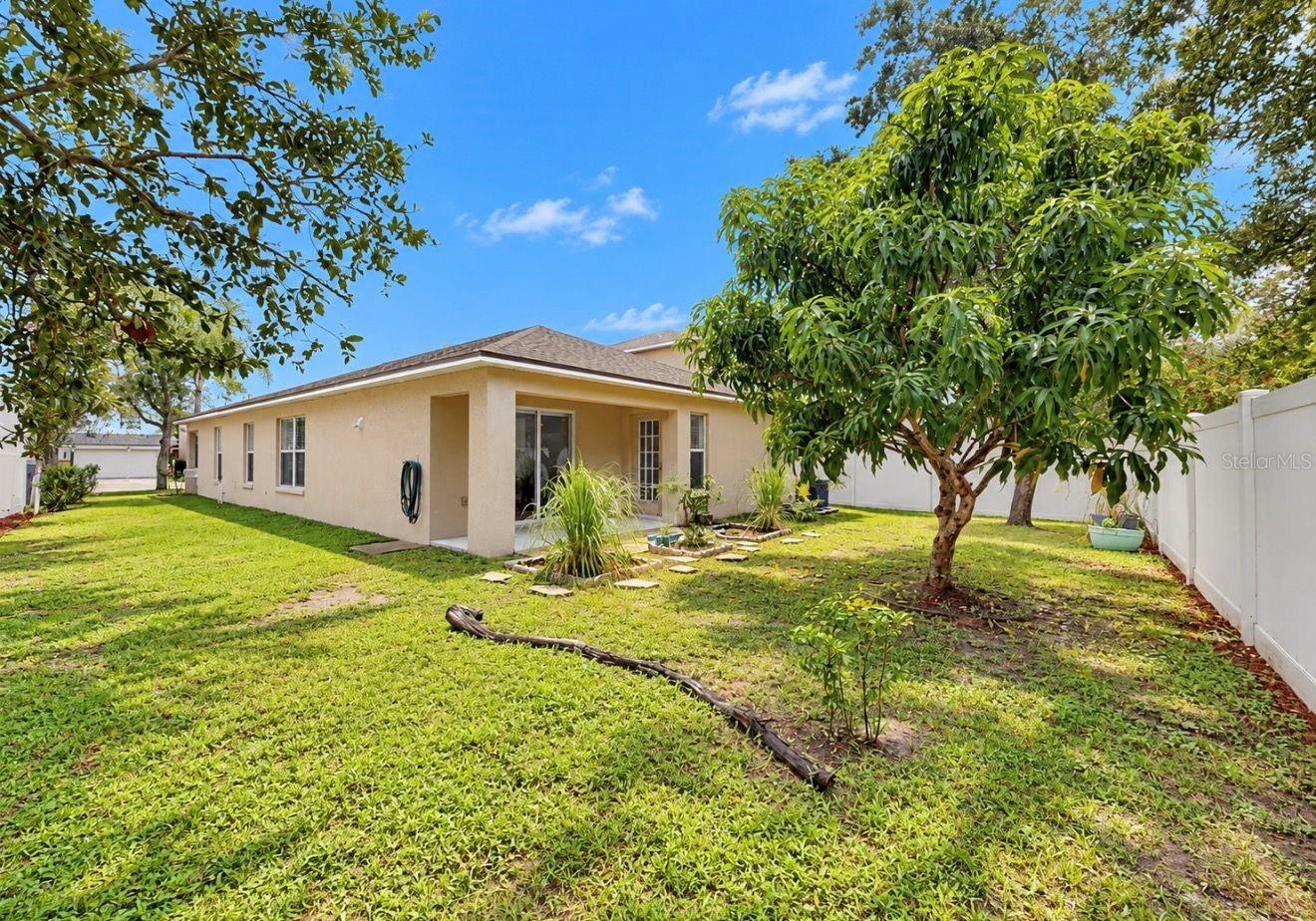 7746 CARRIAGE POINTE DRIVE