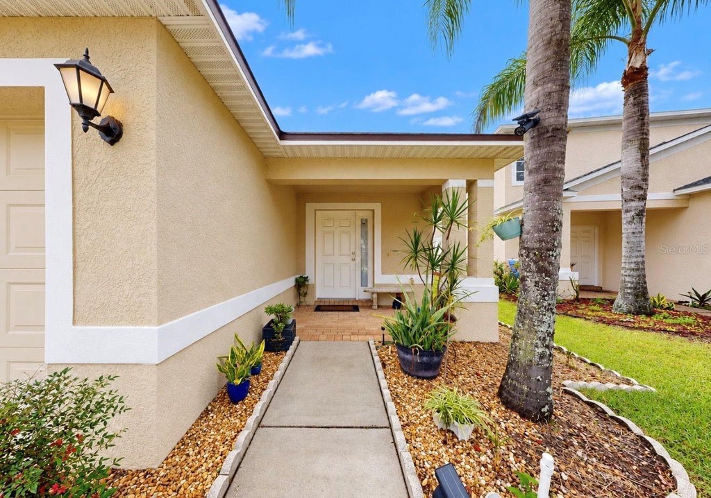 Photo of 7746 Carriage Pointe Drive, Gibsonton, FL 33534 (MLS # TB8555976)