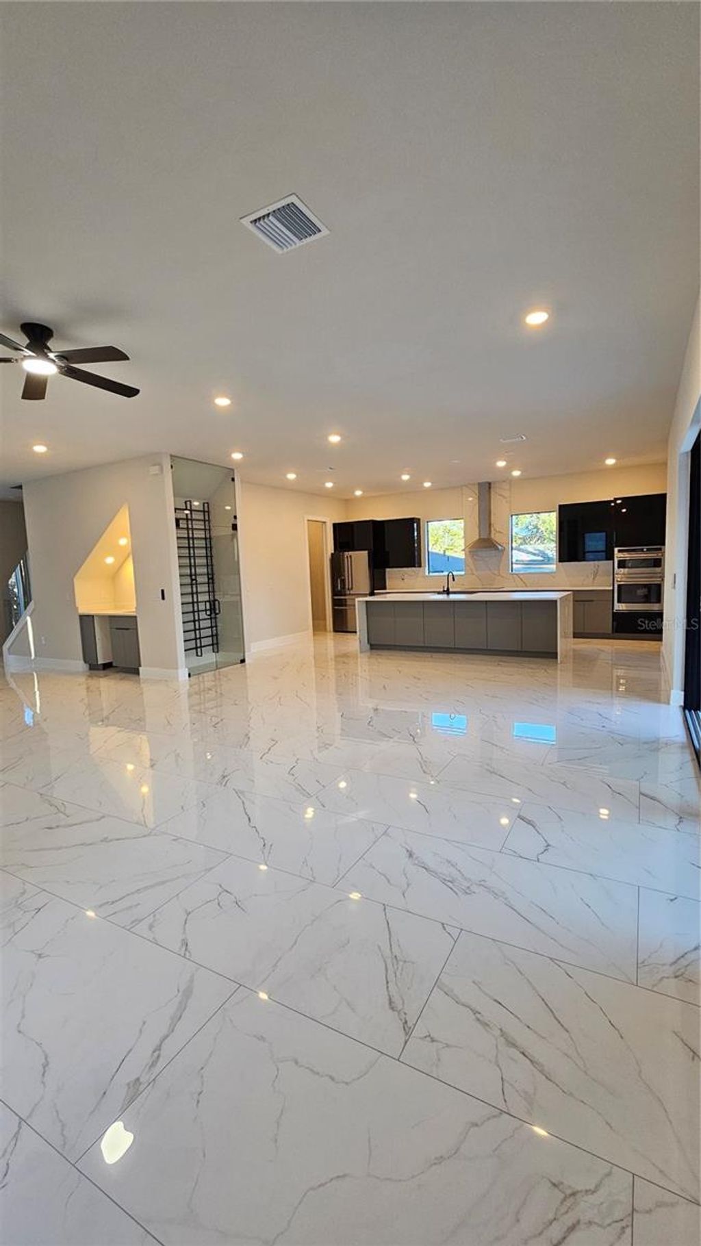 Photo of 4716 W Euclid Avenue, Tampa, FL 33629 (MLS # L4958735)