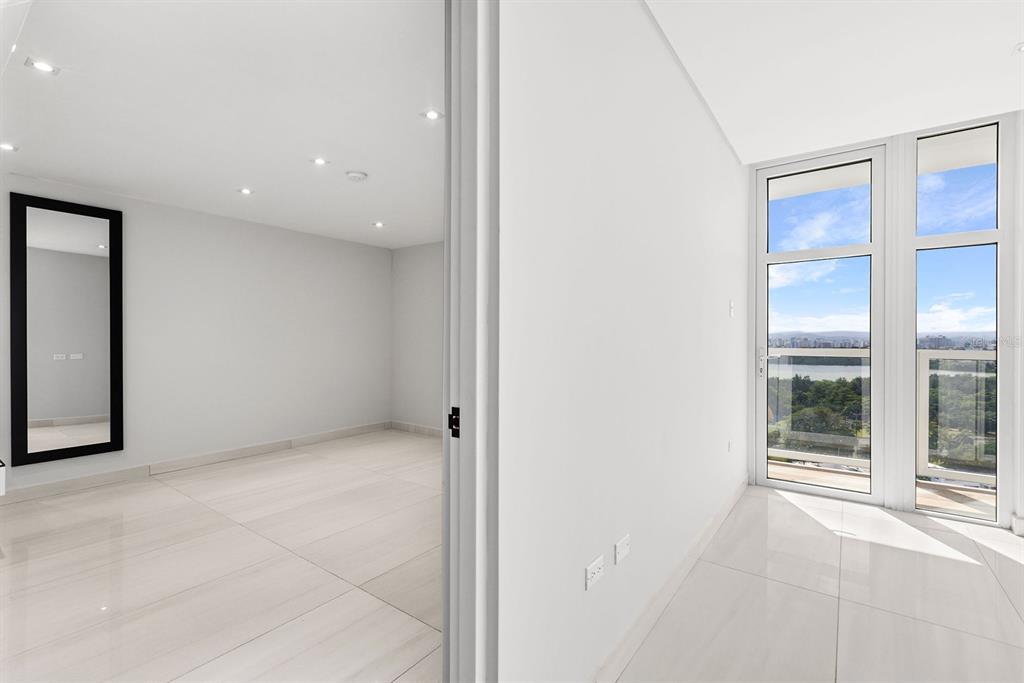 SURFSIDE MANSIONS - Residential