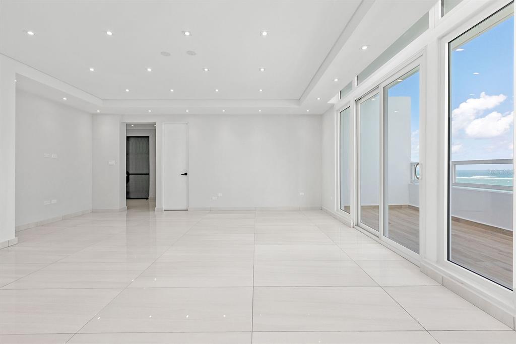 SURFSIDE MANSIONS - Residential