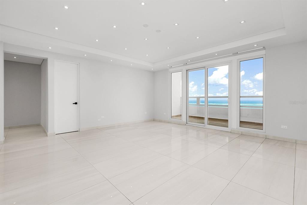 SURFSIDE MANSIONS - Residential