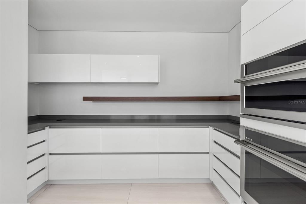 SURFSIDE MANSIONS - Residential