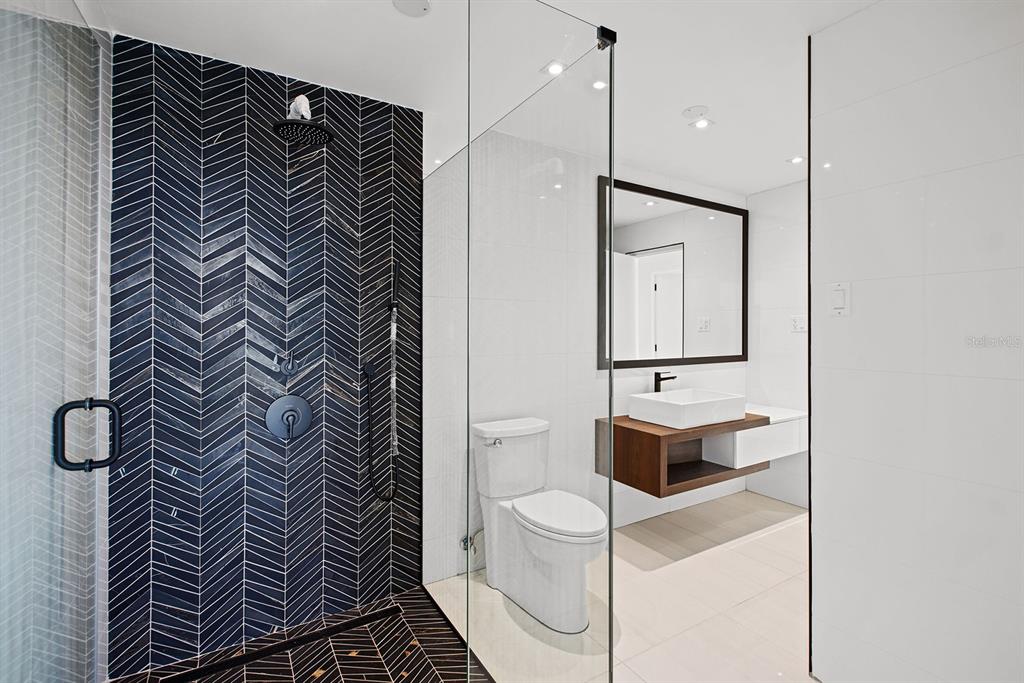 SURFSIDE MANSIONS - Residential