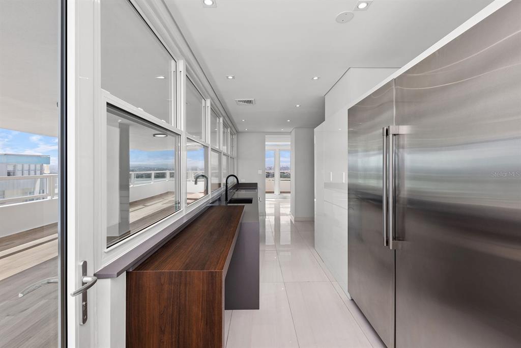 SURFSIDE MANSIONS - Residential