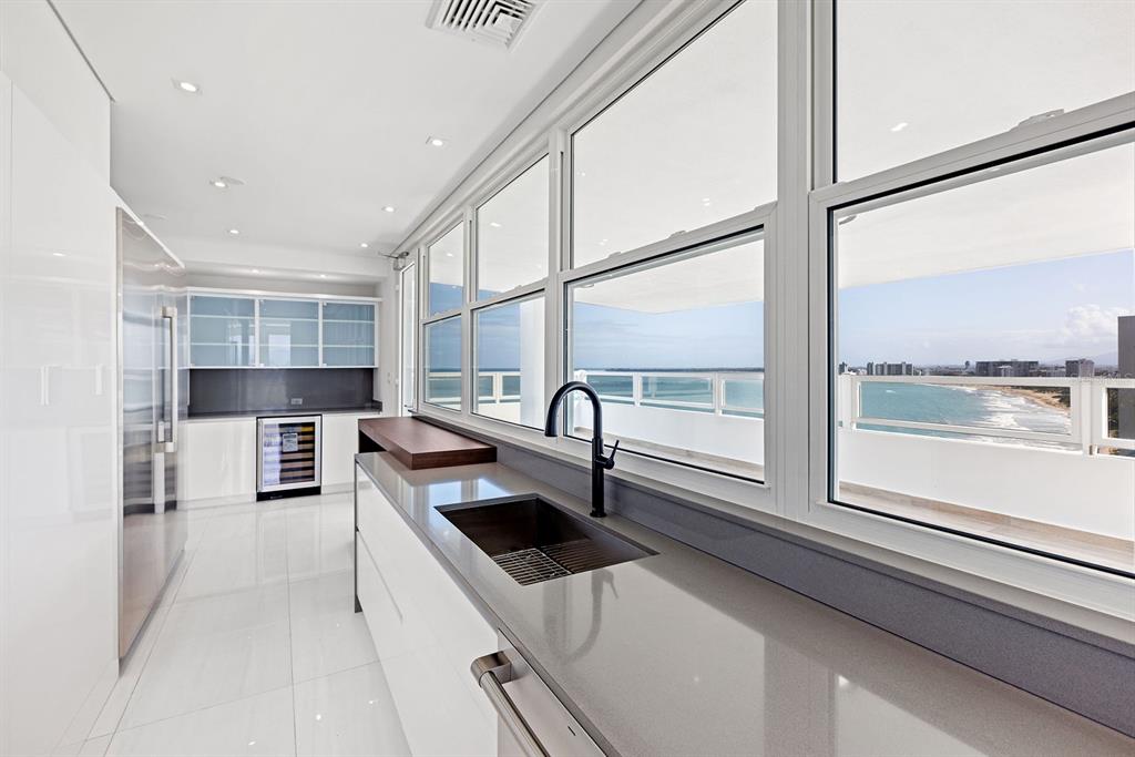 SURFSIDE MANSIONS - Residential