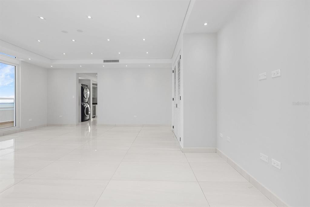 SURFSIDE MANSIONS - Residential