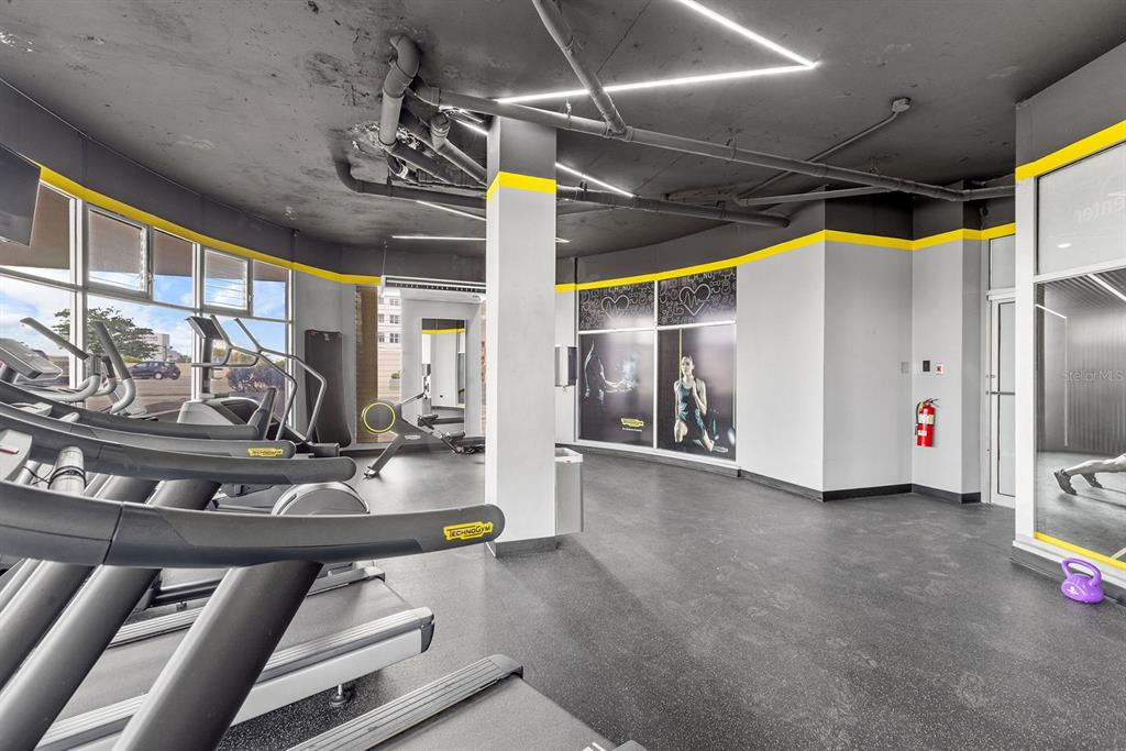 SURFSIDE MANSIONS - Residential