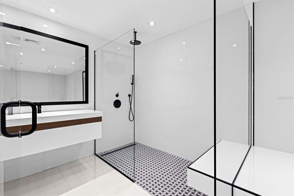 SURFSIDE MANSIONS - Residential