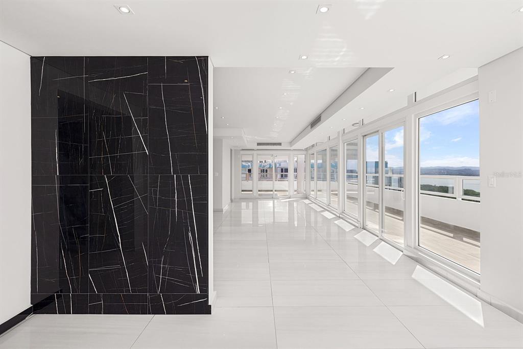 SURFSIDE MANSIONS - Residential