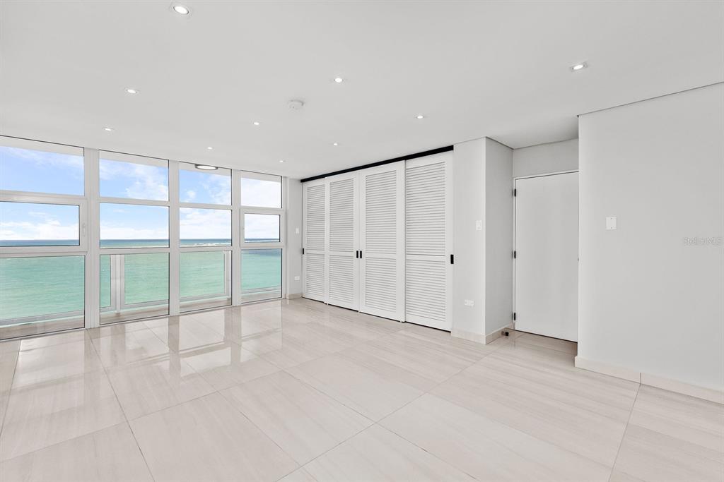 SURFSIDE MANSIONS - Residential