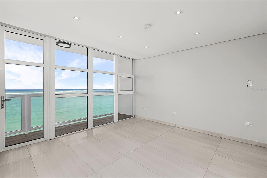 SURFSIDE MANSIONS - Residential