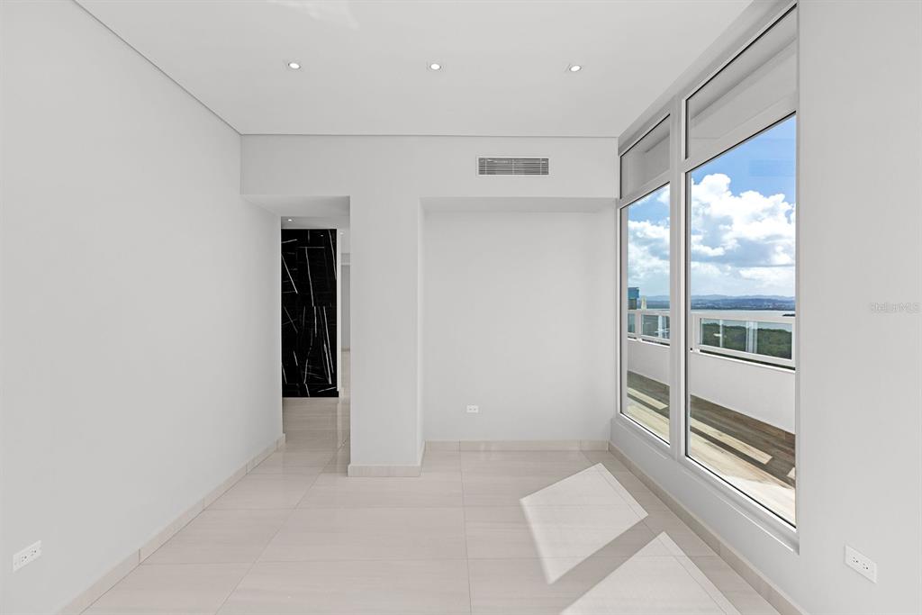 SURFSIDE MANSIONS - Residential