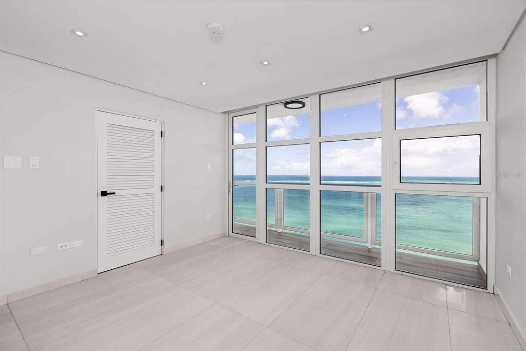 SURFSIDE MANSIONS - Residential