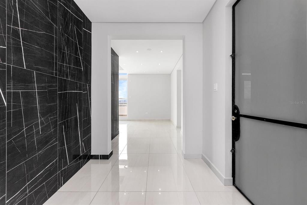 SURFSIDE MANSIONS - Residential