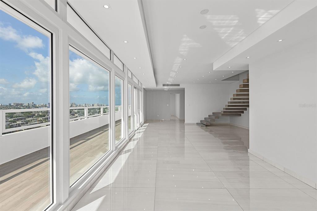 SURFSIDE MANSIONS - Residential