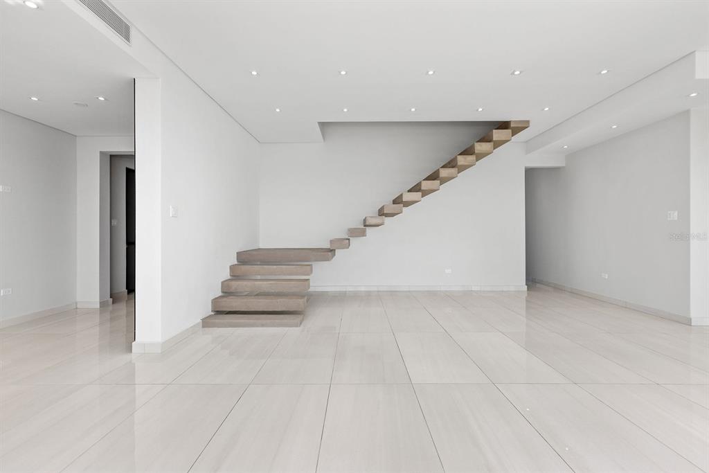 SURFSIDE MANSIONS - Residential