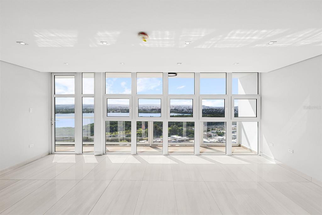 SURFSIDE MANSIONS - Residential