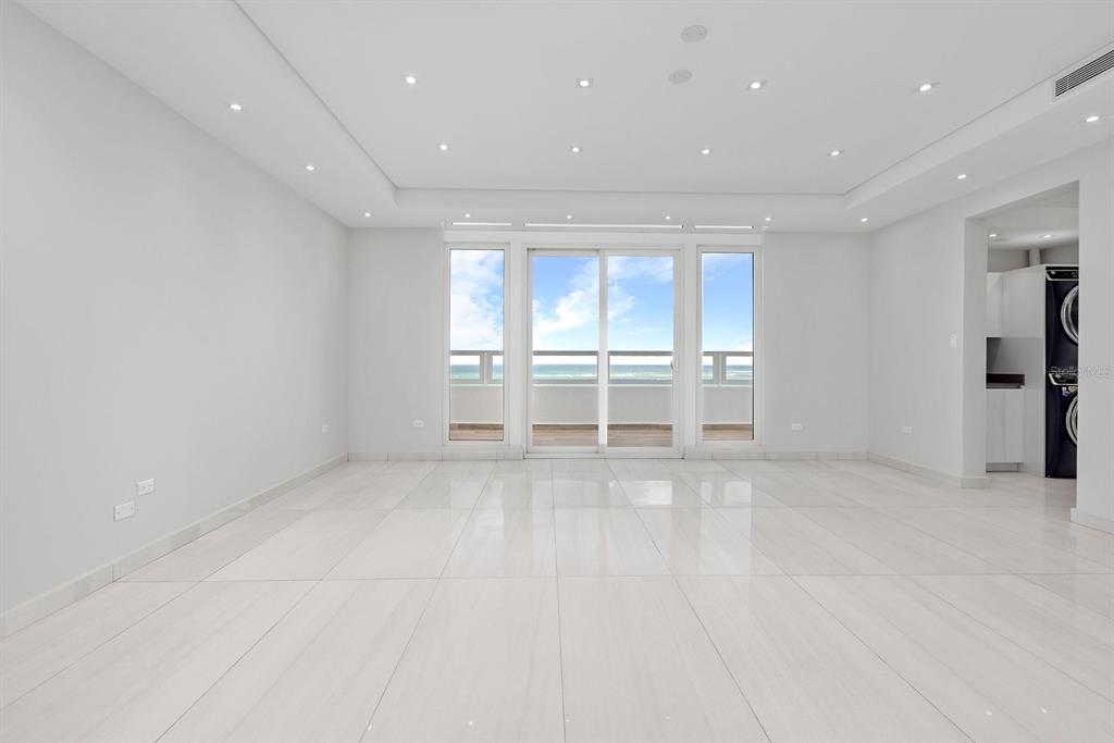 SURFSIDE MANSIONS - Residential